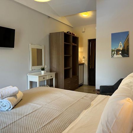 Aparthotel Elizabeth à Roda  Extérieur photo