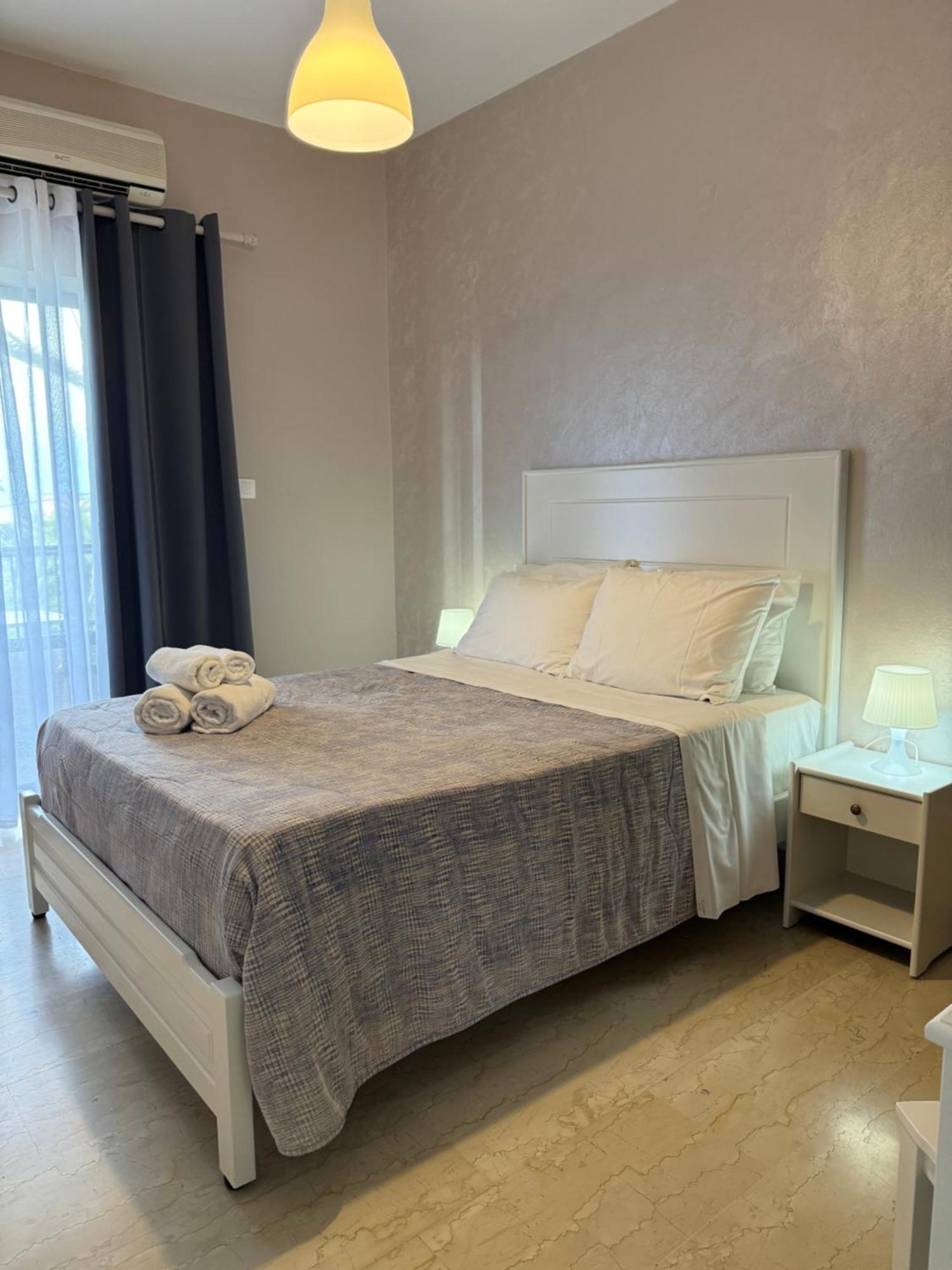 Aparthotel Elizabeth à Roda  Extérieur photo