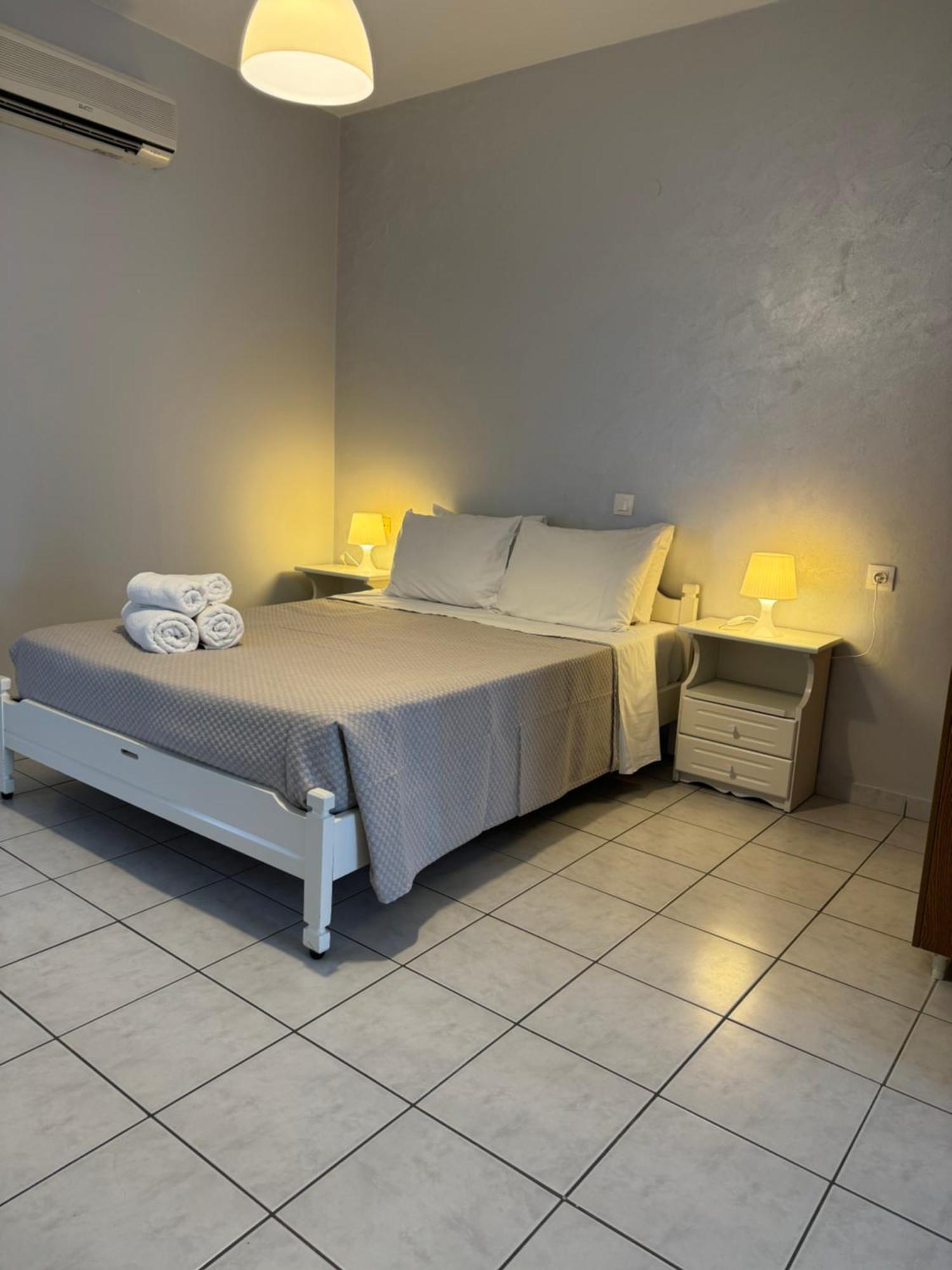 Aparthotel Elizabeth à Roda  Extérieur photo